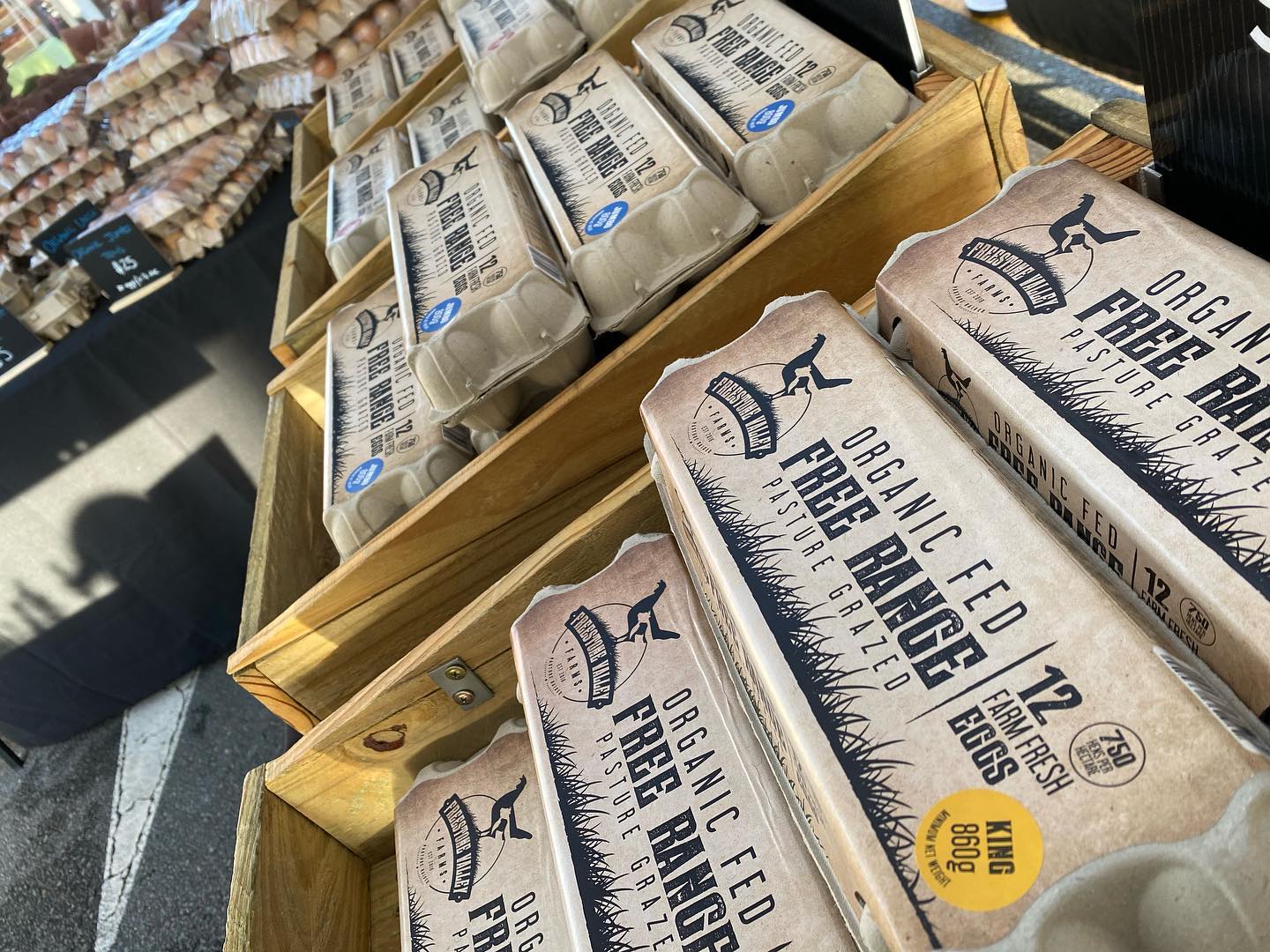 Eggs - Freestone Valley - Stacked cartons. Filename says '860g King' but sticker reads 'KING 800g'.